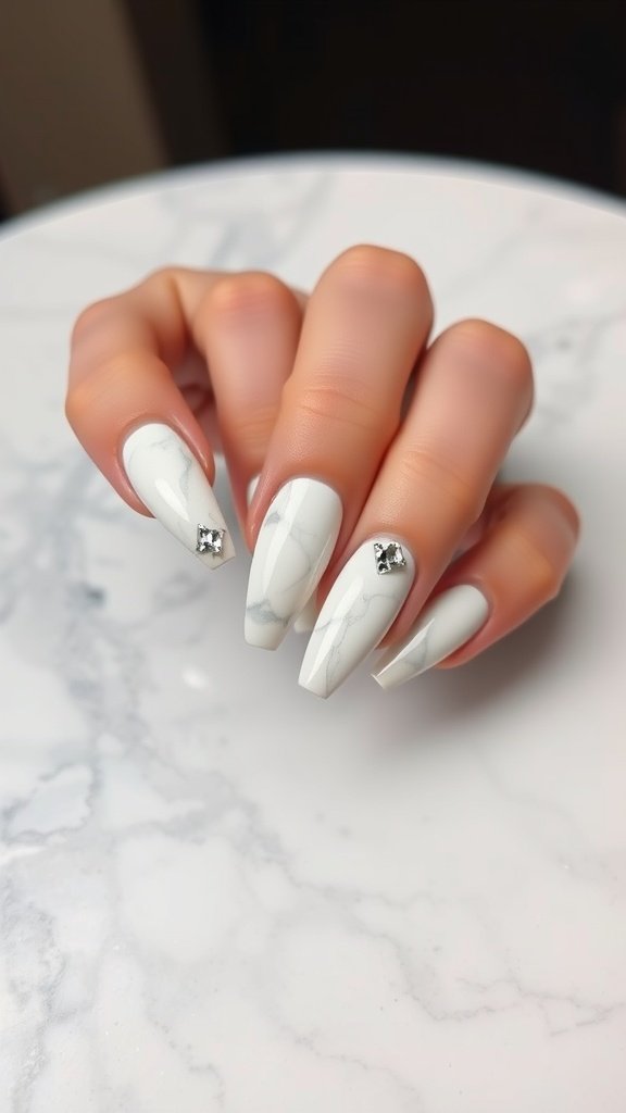 36 Effortlessly Chic Winter Nail Designs for a Stylish Season